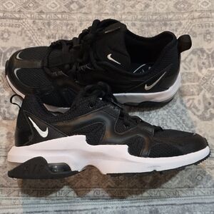 Nike Black and White Athletic Shoes